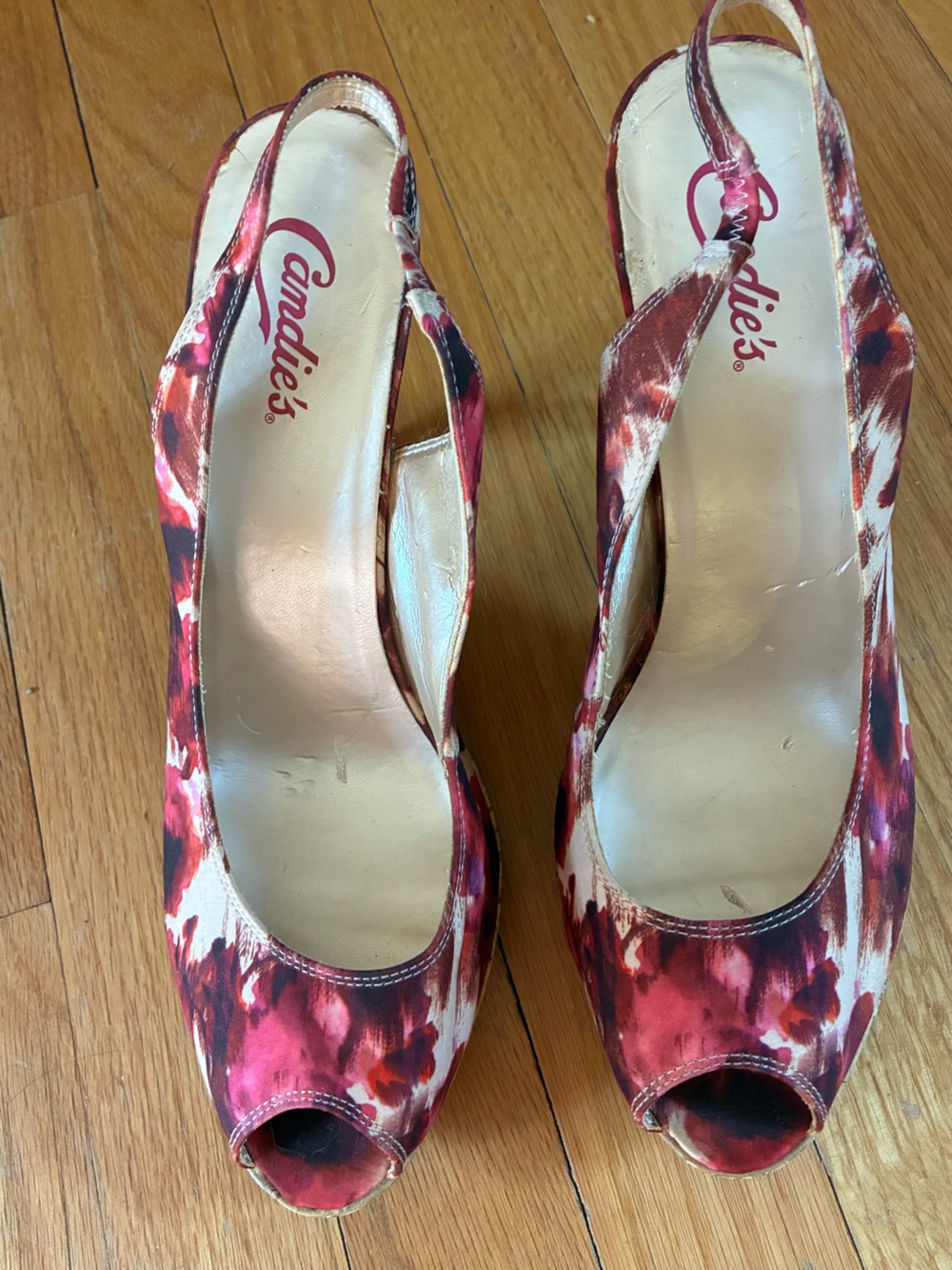 Candie's Red and Black Floral Peep-Toe size 9